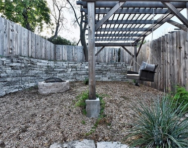1700 Perez St - Photo Thumbnail 23