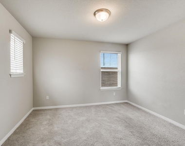 212 Prairie Song Ln - Photo Thumbnail 12