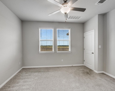 212 Prairie Song Ln - Photo Thumbnail 9