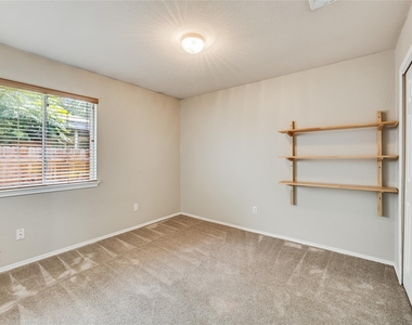 14313 Lemongrass Ln - Photo Thumbnail 18