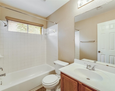 14313 Lemongrass Ln - Photo Thumbnail 19