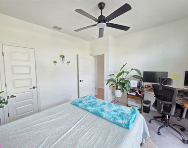 124 Mission Oaks Dr - Photo Thumbnail 6