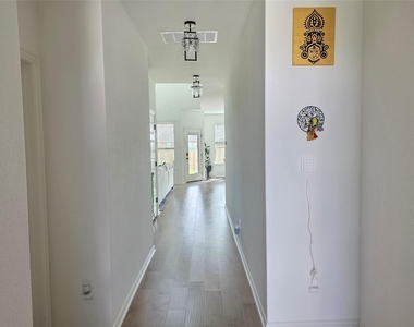 124 Mission Oaks Dr - Photo Thumbnail 4