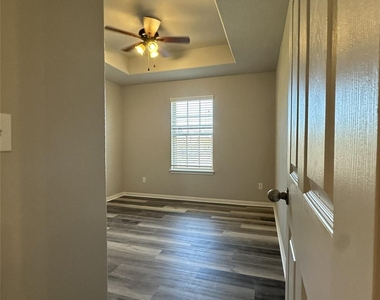 1701 S Bell Blvd - Photo Thumbnail 15