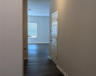 1701 S Bell Blvd - Photo Thumbnail 4