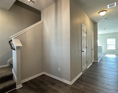 1701 S Bell Blvd - Photo Thumbnail 7