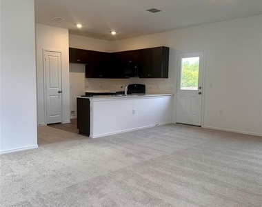 2525 Willkomen Way - Photo Thumbnail 2