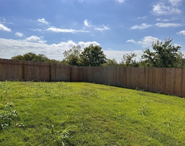 2525 Willkomen Way - Photo Thumbnail 13
