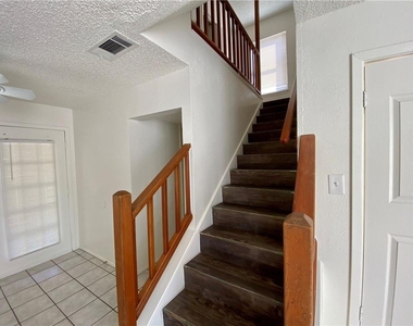 407 E 30th St - Photo Thumbnail 10