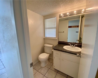 407 E 30th St - Photo Thumbnail 7