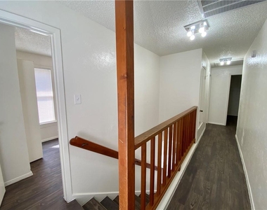 407 E 30th St - Photo Thumbnail 11