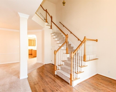5921 Back Bay Ln - Photo Thumbnail 4