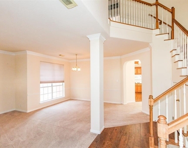 5921 Back Bay Ln - Photo Thumbnail 2
