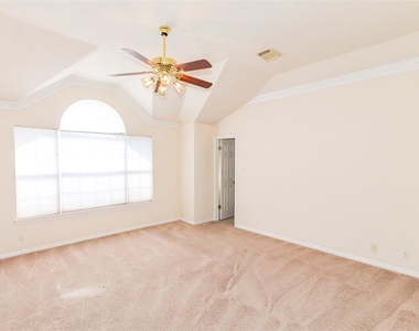 5921 Back Bay Ln - Photo Thumbnail 13
