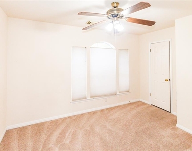 5921 Back Bay Ln - Photo Thumbnail 20