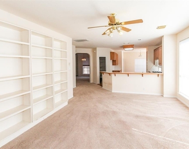 5921 Back Bay Ln - Photo Thumbnail 7