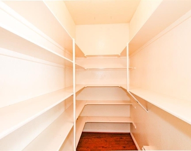 5921 Back Bay Ln - Photo Thumbnail 9