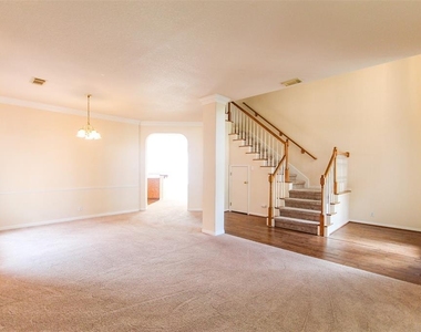 5921 Back Bay Ln - Photo Thumbnail 3