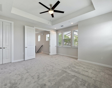 12001 Vista Parke Dr - Photo Thumbnail 14