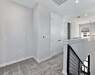12001 Vista Parke Dr - Photo Thumbnail 20