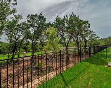 12001 Vista Parke Dr - Photo Thumbnail 23