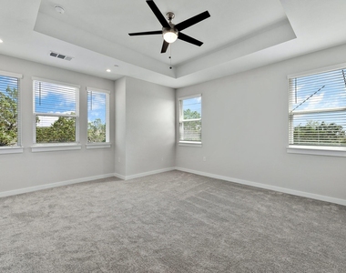 12001 Vista Parke Dr - Photo Thumbnail 13