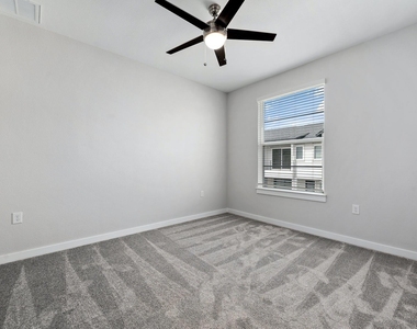 12001 Vista Parke Dr - Photo Thumbnail 18