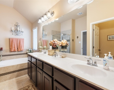 6608 Antigo Ln - Photo Thumbnail 20