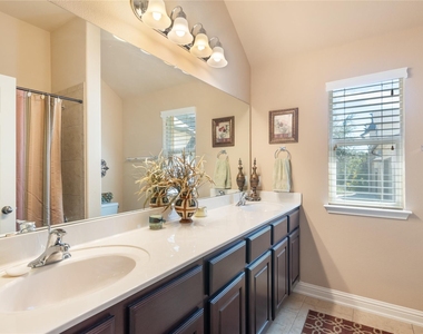6608 Antigo Ln - Photo Thumbnail 25