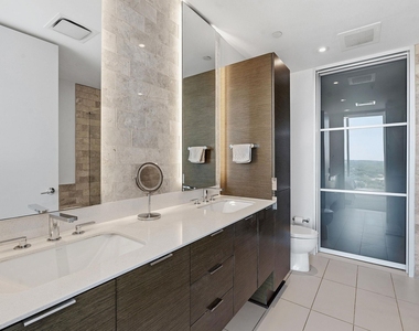 301 West Ave - Photo Thumbnail 9
