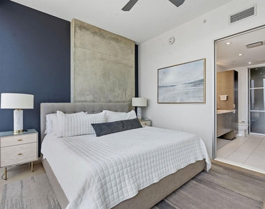 301 West Ave - Photo Thumbnail 8