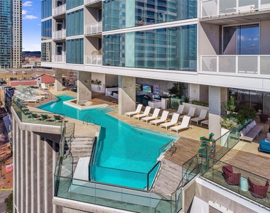 301 West Ave - Photo Thumbnail 25