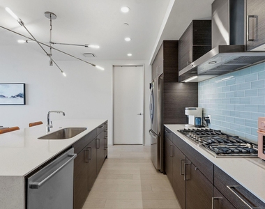 301 West Ave - Photo Thumbnail 3