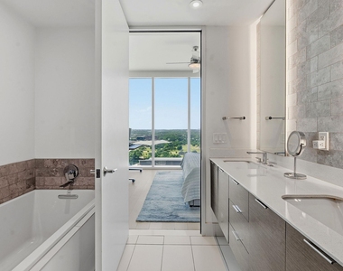 301 West Ave - Photo Thumbnail 12
