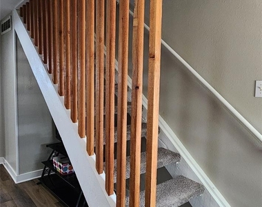 7409 Shadow Hill Dr - Photo Thumbnail 16