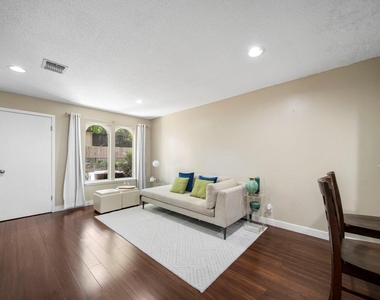 7409 Shadow Hill Dr - Photo Thumbnail 4