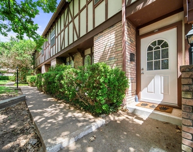7409 Shadow Hill Dr - Photo Thumbnail 1