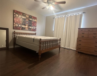 7409 Shadow Hill Dr - Photo Thumbnail 15