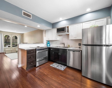 7409 Shadow Hill Dr - Photo Thumbnail 7