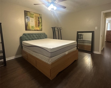 7409 Shadow Hill Dr - Photo Thumbnail 13