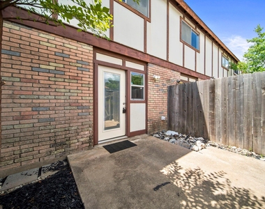 7409 Shadow Hill Dr - Photo Thumbnail 18