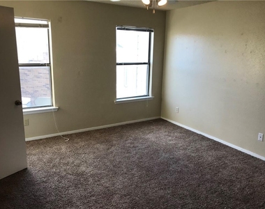 2018 W Rundberg Ln - Photo Thumbnail 8