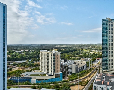 301 West Ave - Photo Thumbnail 11
