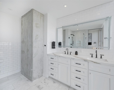 301 West Ave - Photo Thumbnail 4