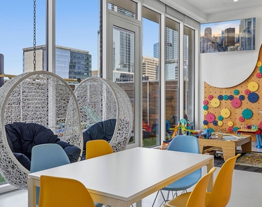 301 West Ave - Photo Thumbnail 24