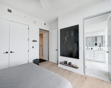 301 West Ave - Photo Thumbnail 8