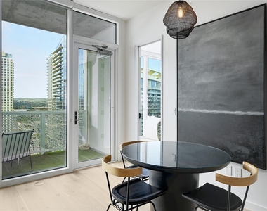 301 West Ave - Photo Thumbnail 14