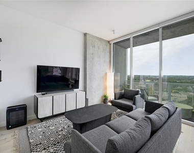 301 West Ave - Photo Thumbnail 9