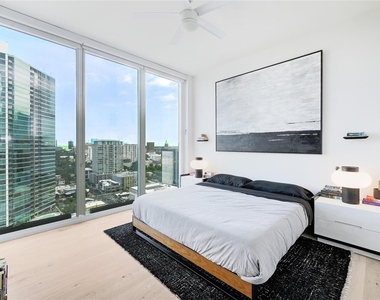 301 West Ave - Photo Thumbnail 16