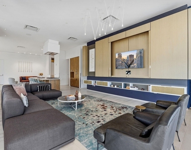 301 West Ave - Photo Thumbnail 36
